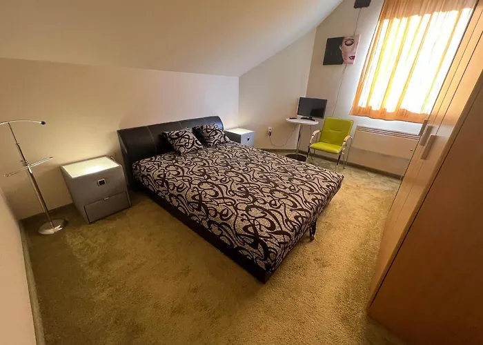 Boldogfalvi Apartament Debreţin